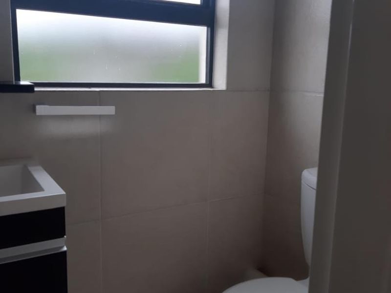 Modern 2-Bedroom, 2-Bathroom Apartment – Greenstone Area - Photo 8