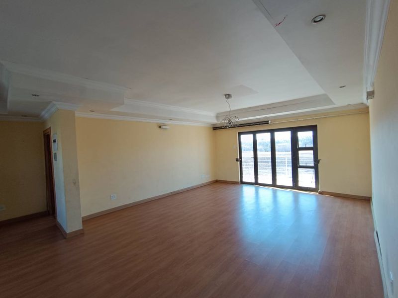 HEUWELSIG ESTATE = URGENT SALE!  5 BEDROOM HOUSE - Photo 9