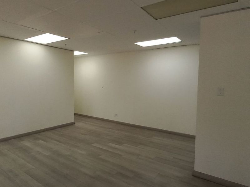 787m2 Isando Office To Let - Photo 4