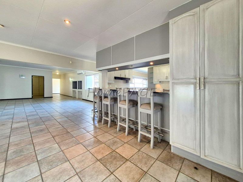 Central, Walvis Bay:  SPACIOUS HOME WITH TWO FLATS is for Sale - Photo 5