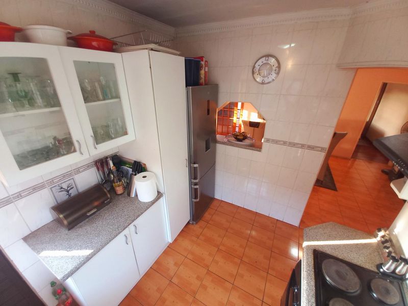 Four bedrooms house for sale in Atteridgeville - Photo 7