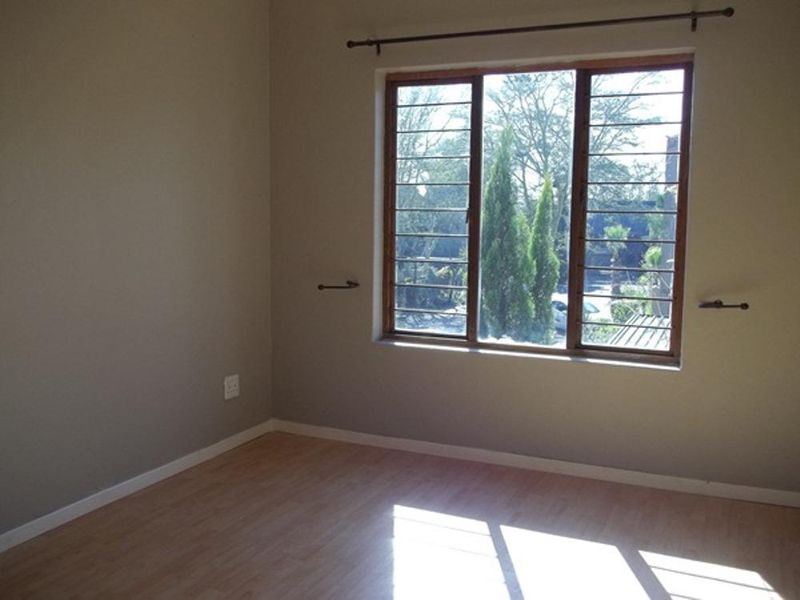 Modern 2 Bedroom, 1 Bathroom Apartment for Sale in Sunninghill - Photo 8