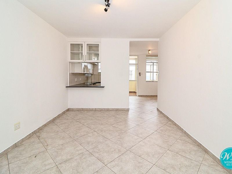 Ideal Starter Home or Investment in Secure Complex! - Photo 5