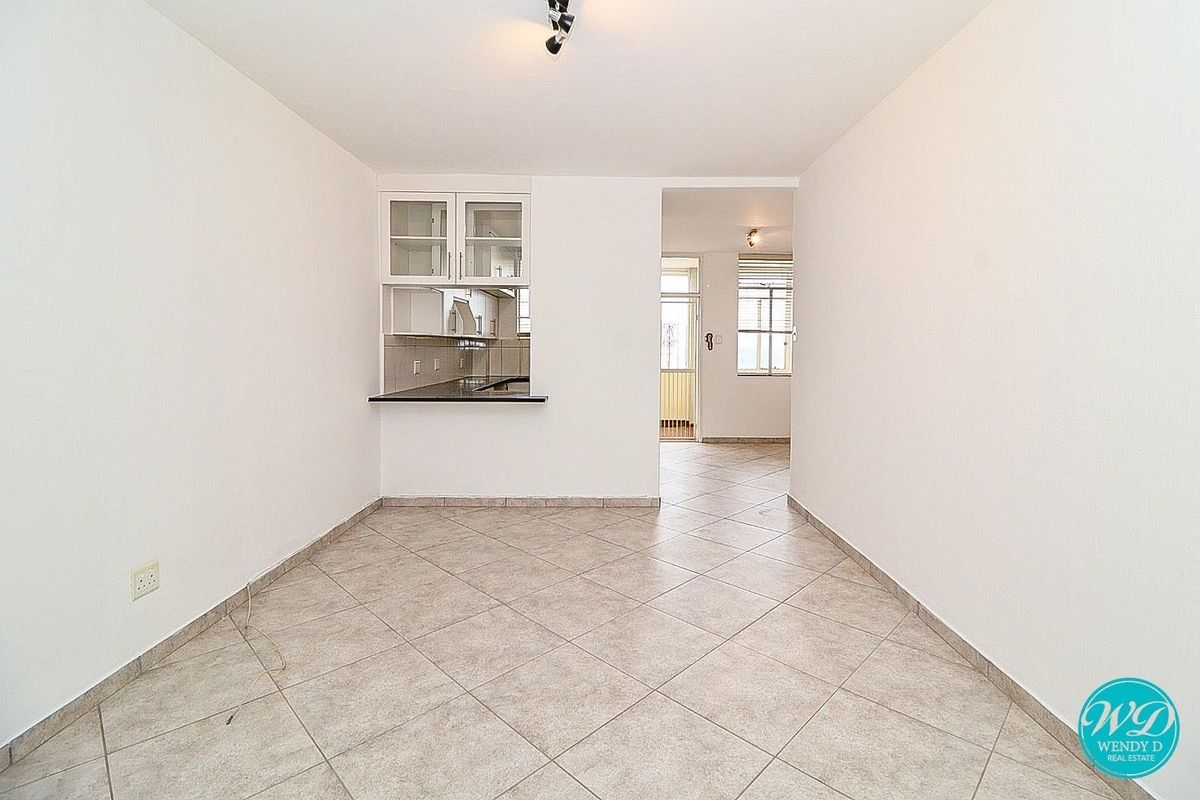 Ideal Starter Home or Investment in Secure Complex! - Photo 5