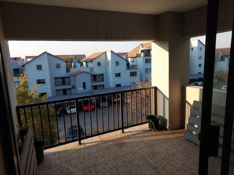 2 BEDROOM DUPLEX APARTMENT FOR SALE IN PAULSHOF - Photo 9