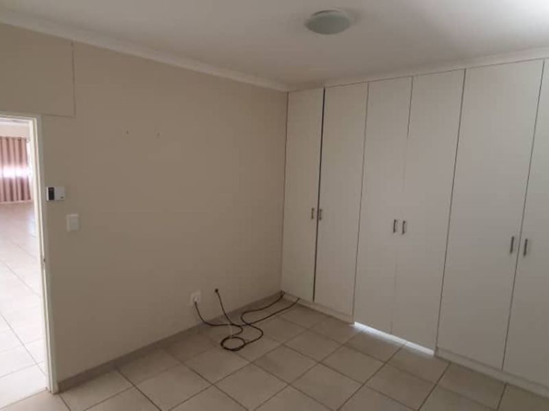 FOR SALE- 3 BEDROOM HOUSE IN ARANDIS, NAMIBIA - Photo 5