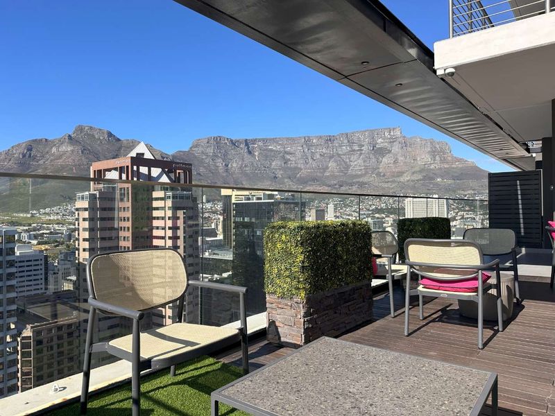 Airbnb-Ready Gem in Cape Town’s Hottest Address - Photo 9