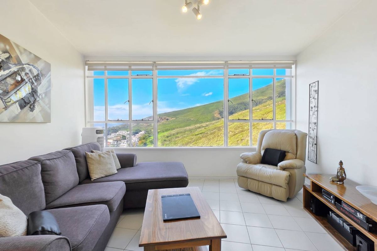Elevated Living with Spectacular Views. A block packed with lifestyle convenience - Photo 3