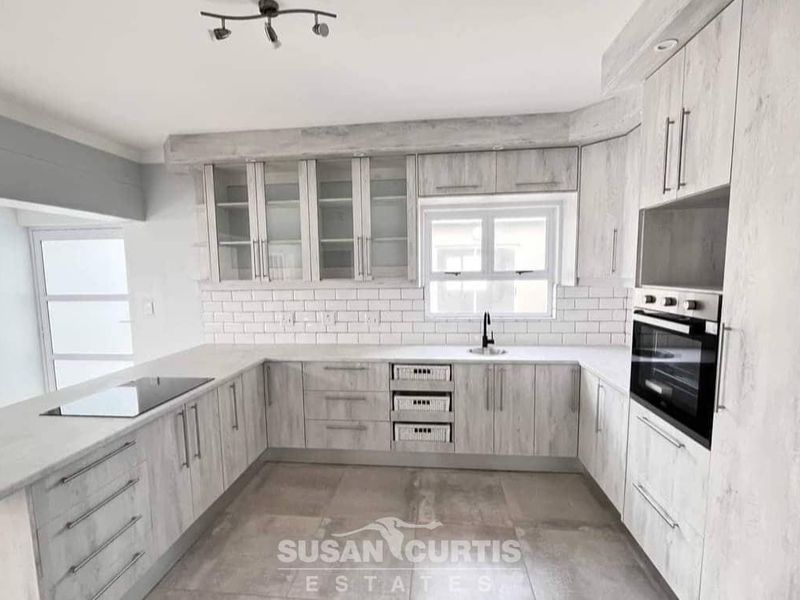 3 BEDROOM HOUSE IN MILE 4 EXT 1, FOR SALE - Photo 7