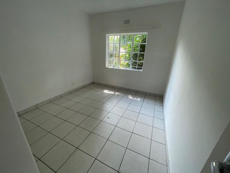 UNFURNISHED 2 BEDROOMS GROUND FLOOR - Photo 9