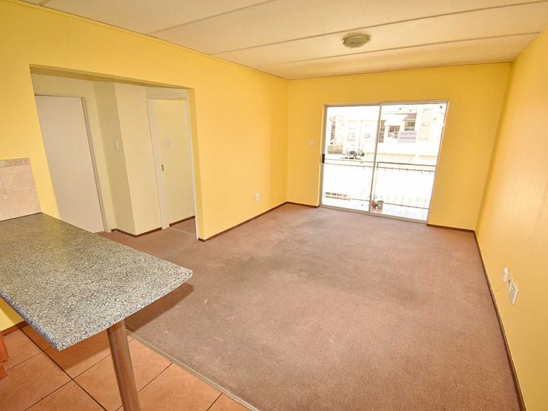 First Floor Apartment - Photo 6