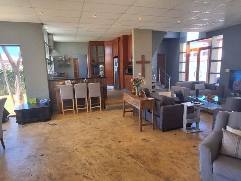 Charming Double Storey Family Home with Modern Amenities - Photo 10