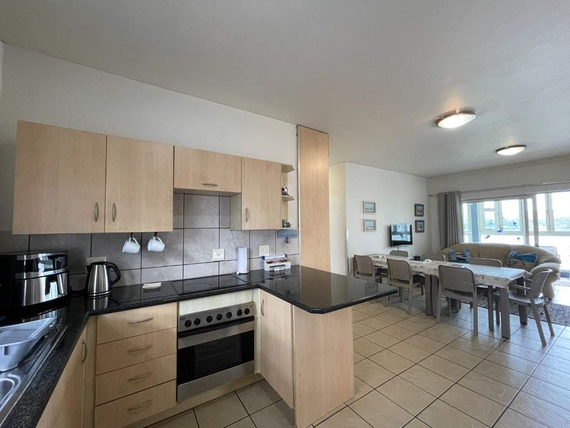 Smart Investment at La Palma Villas - 3 Bedroom Apartment with Breaker Views - Photo 9