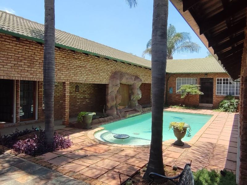 Guest House close to Menlyn Shopping Centre! - Photo 5