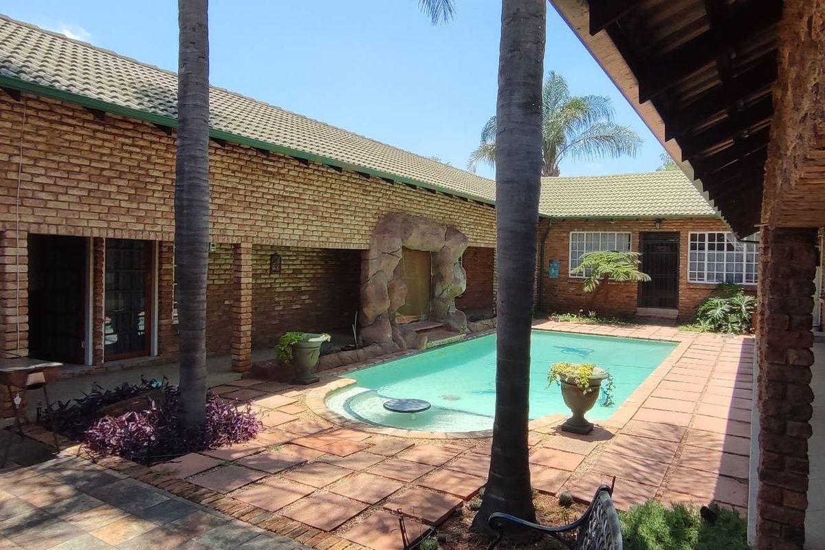 Guest House close to Menlyn Shopping Centre! - Photo 5