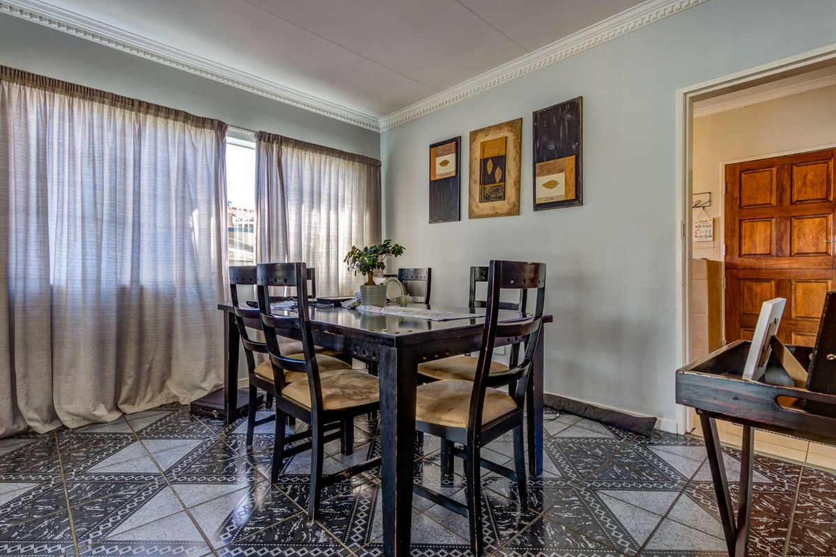 Family Home for sale - Photo 5