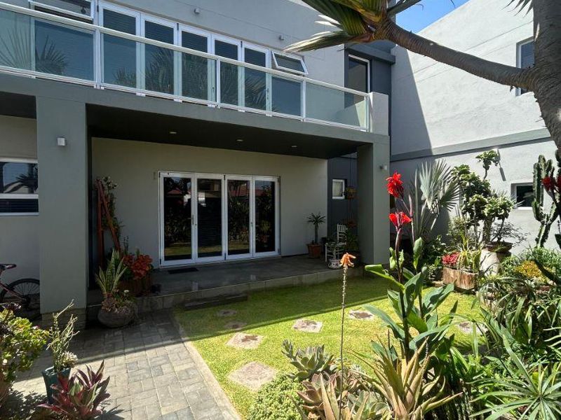Modern Lagoon View Property for Sale – Walvis Bay - Photo 3