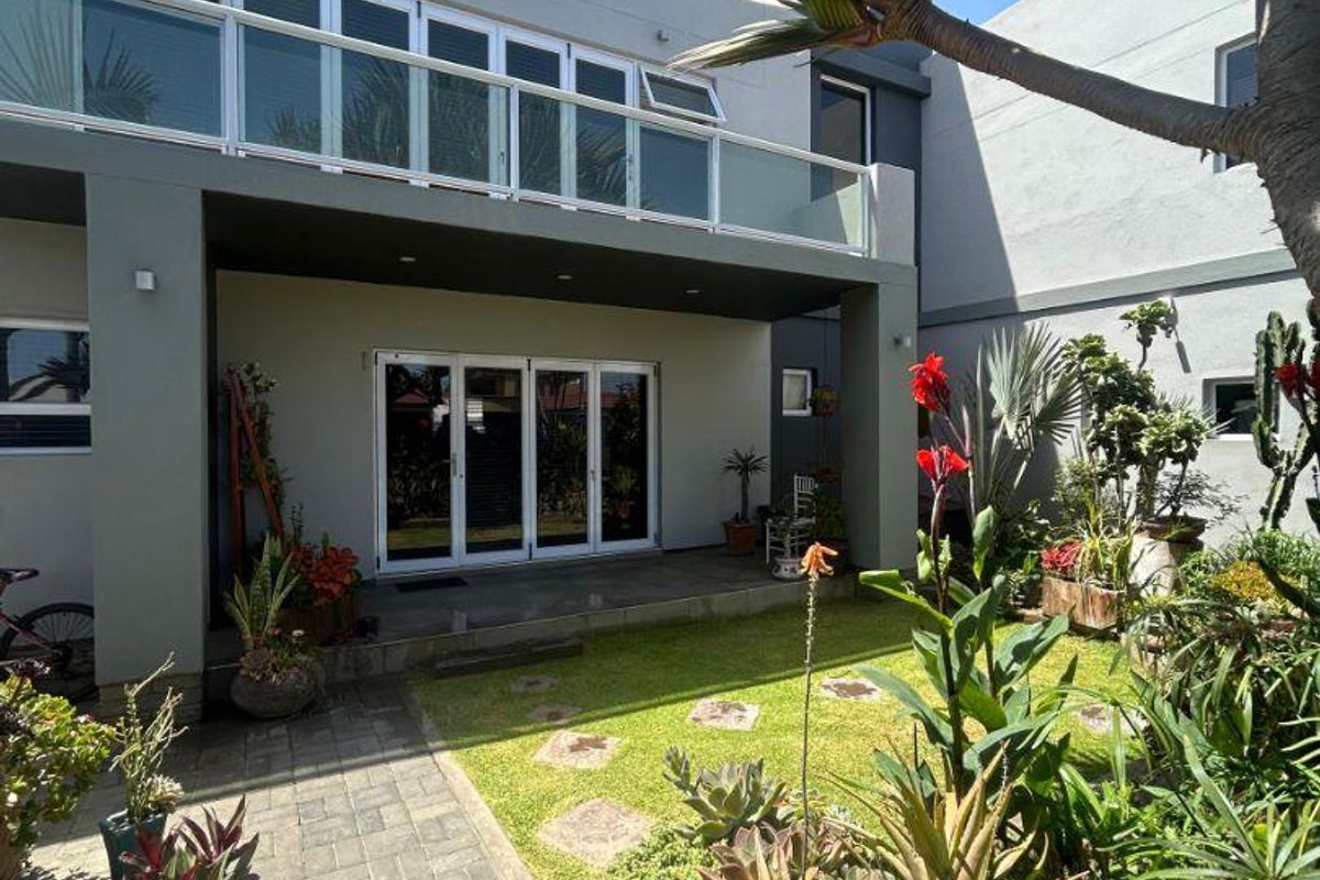 Modern Lagoon View Property for Sale – Walvis Bay - Photo 3