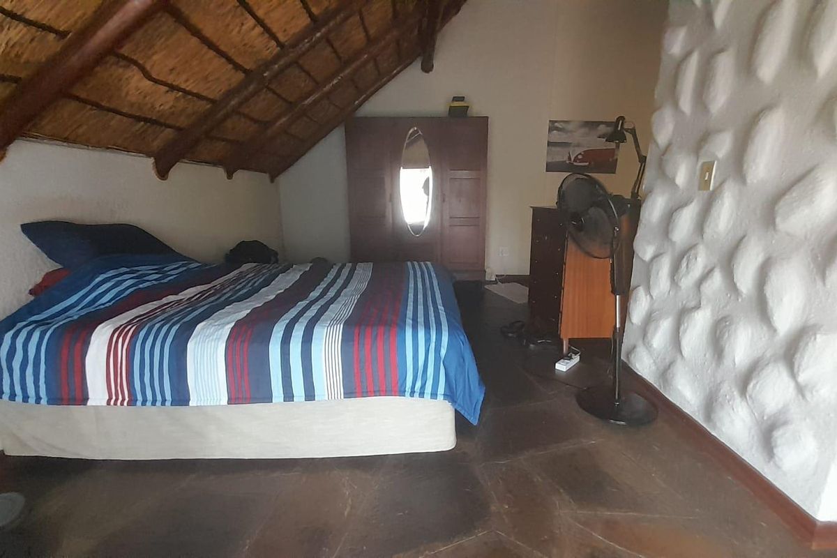 Relaxing Family Home - Photo 4