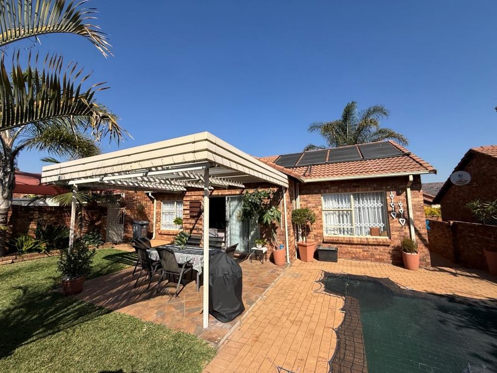 The Wait Is Over... A Rare 3-Bedroom Simplex Has Just Hit the Market!