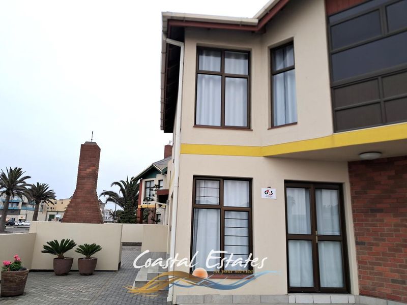 Charming 4-Bedroom Townhouse in Central Swakopmund - Photo 3
