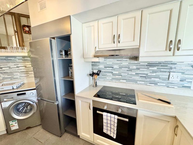 Hendra Estates - Stunning, Modern Apartment With Large Balcony For Rent In Umhlanga!! - Photo 8