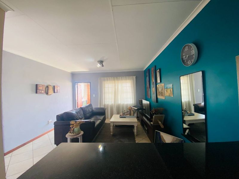 Modern 2-Bedroom Apartment in Crescent Glades Estate - Photo 7