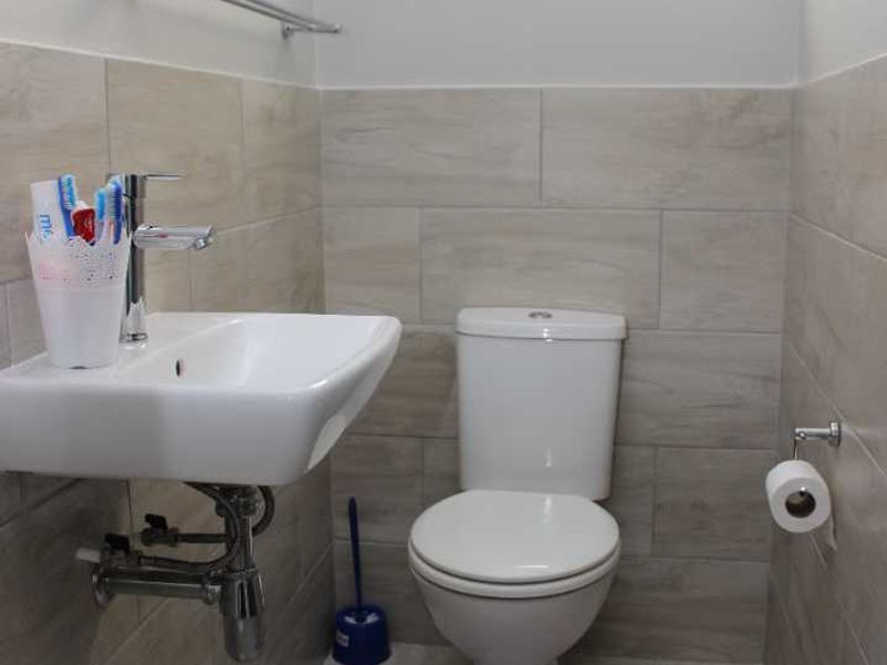 MODERN & NEWLY-BUILT APARTMENT - Photo 8