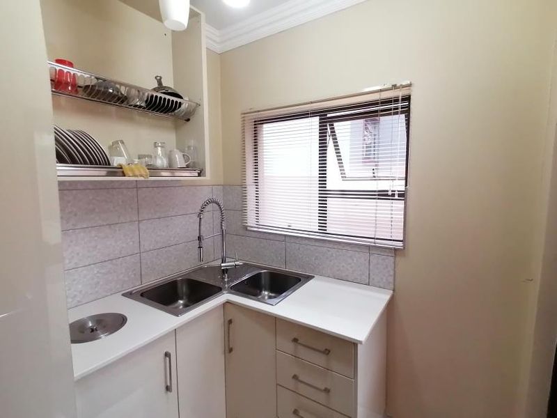 Stylish 4 bedroom family home in secure estate in Pinehaven - Photo 10