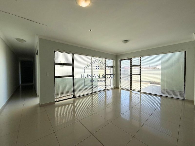 Spacious 4-Bedroom Home in Meersig - Photo 5