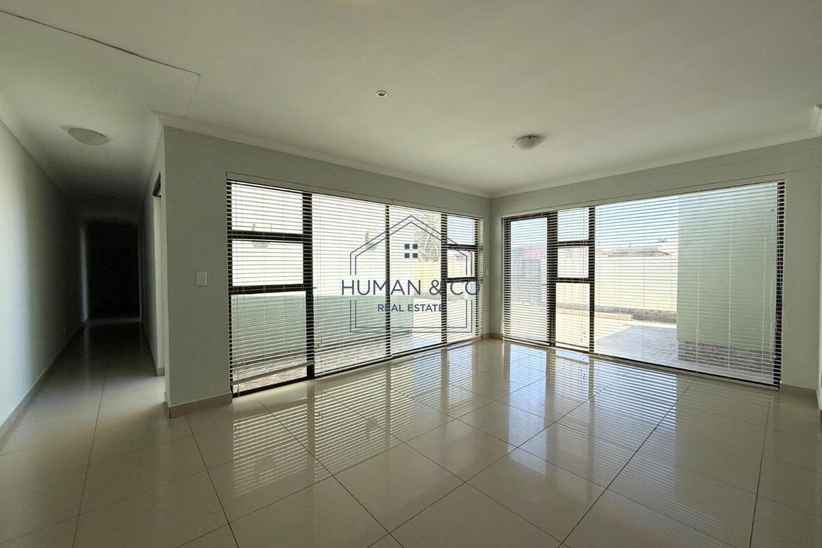 Spacious 4-Bedroom Home in Meersig - Photo 5