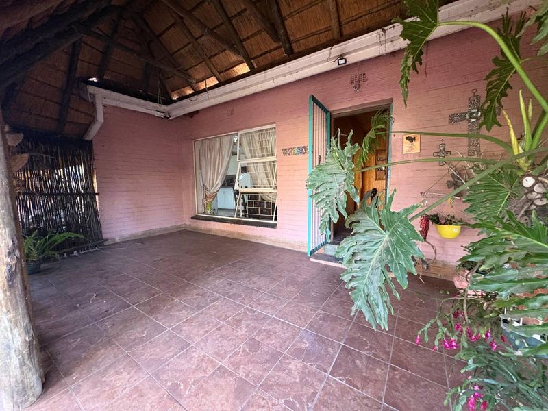 Fully Loaded 4-Bedroom Family Home on a 2,000m2 Corner Stand - Photo 4