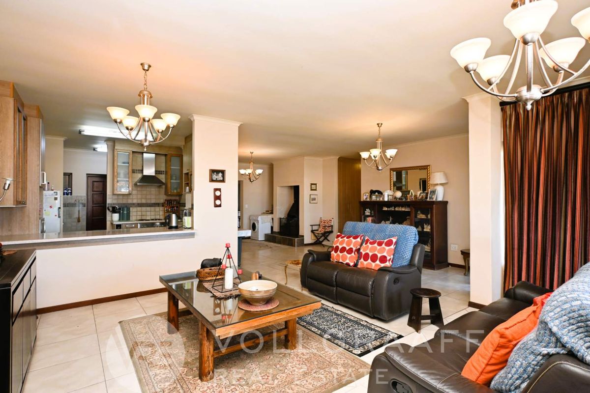 WELL-KEPT FAMILY HOME FOR SALE – SWAKOPMUND EXTENSION 9 - Photo 2