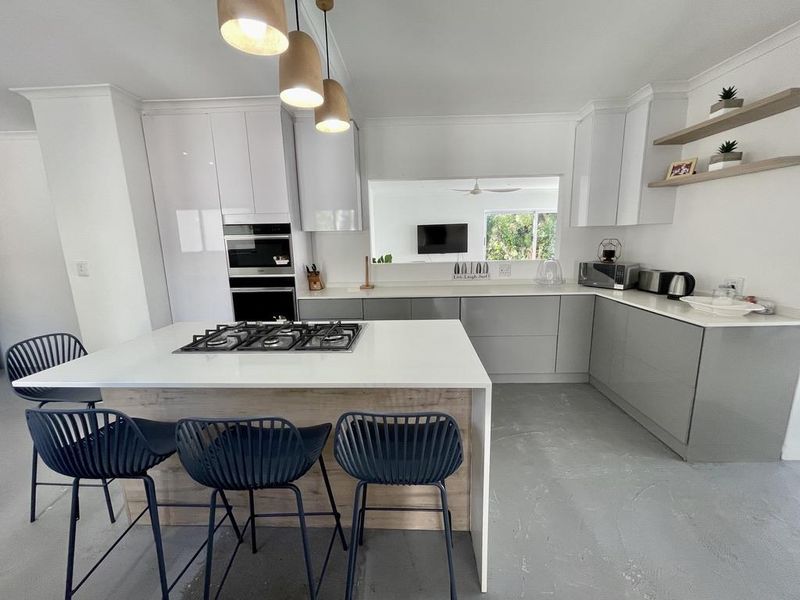 Hendra - Exceptional Coastal Home To Rent In Umhlanga Rocks - Photo 7