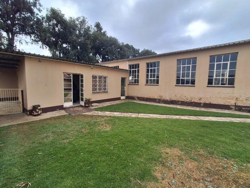 Ideally Located Smallholding at an Exceptional Price – Business Rights Included - Photo 3
