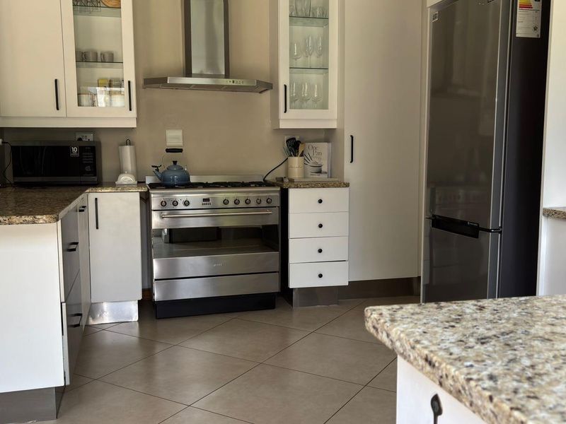 Spacious Home with Cottage, Pool & Top Security in Norwood - Photo 6