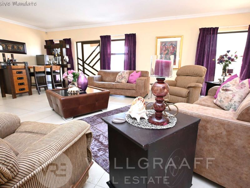 Family Home near the Dunes - Photo 4