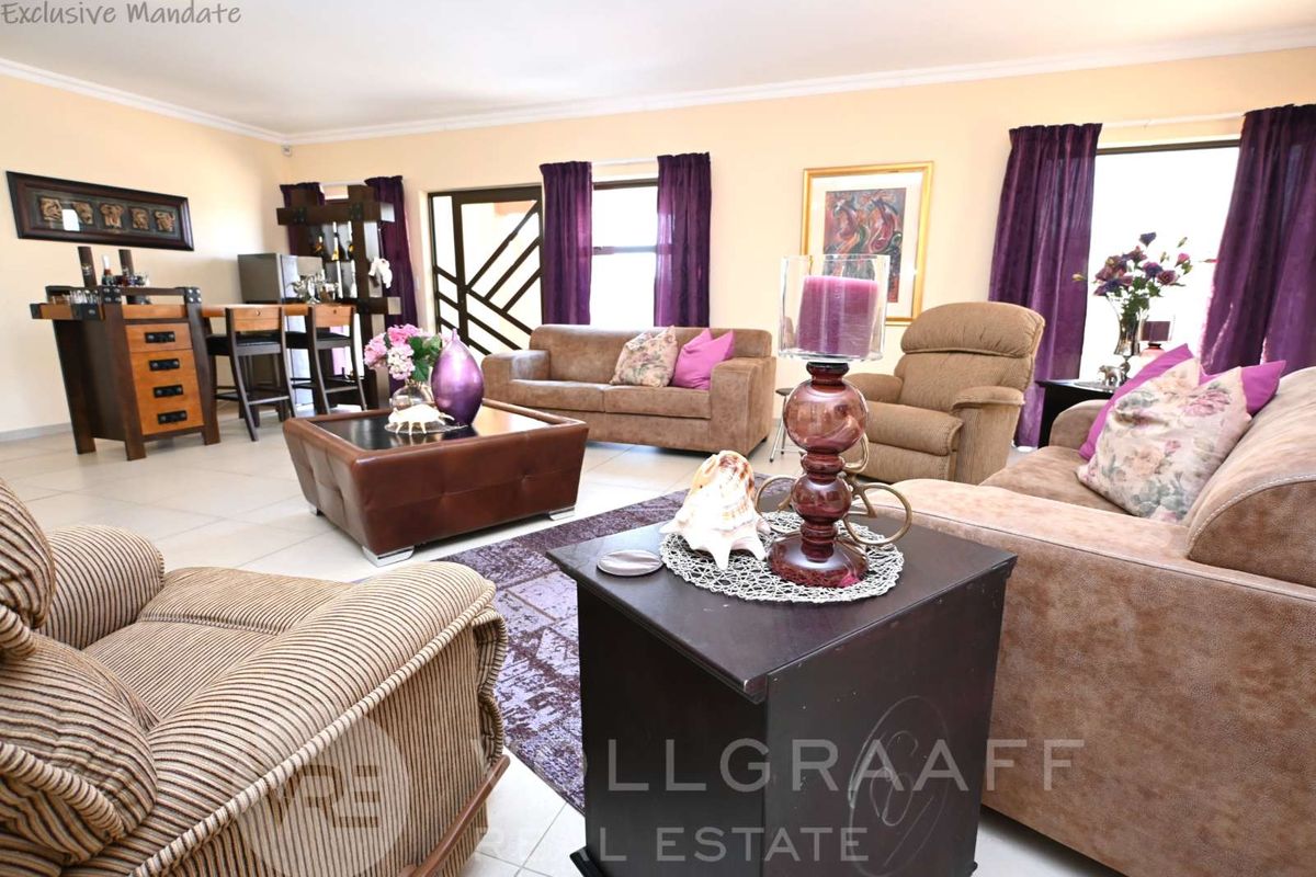 Family Home near the Dunes - Photo 4