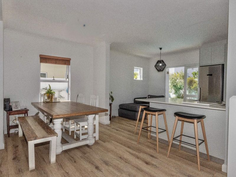 Beautifully Maintained Double-Storey Home in Sought-After Coral Grove - Photo 9