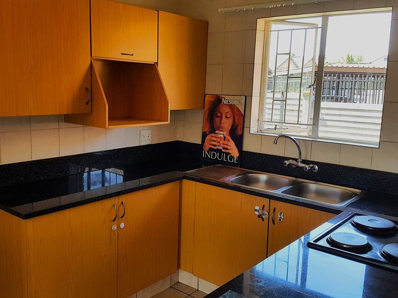 3 Bed Townhouse - Photo 10