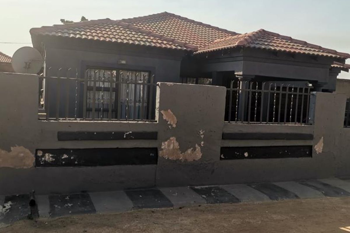 3 bedrooms house for sale in Soshanguve V - Photo 4