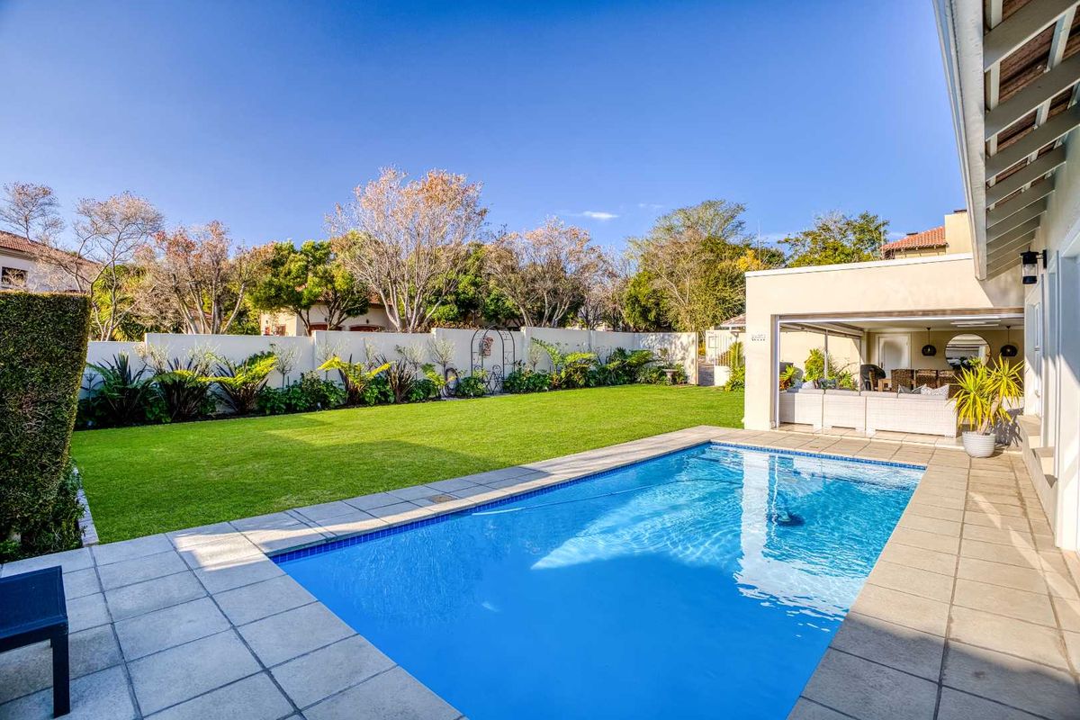 STUNNING 3 BEDROOM HOUSE FOR SALE IN CEDAR LAKES LIFESTYLE ESTATE - Photo 2