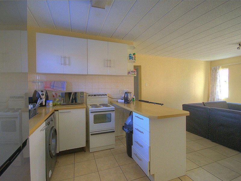 2 bedroom Ground floor unit! - Photo 7