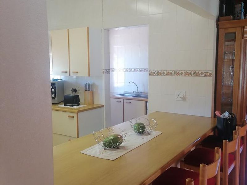 Beautiful face brick marvel awaits! - Photo 8