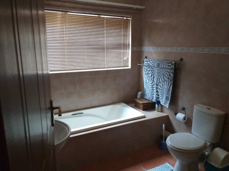 BACK ON MARKET - - Photo 7