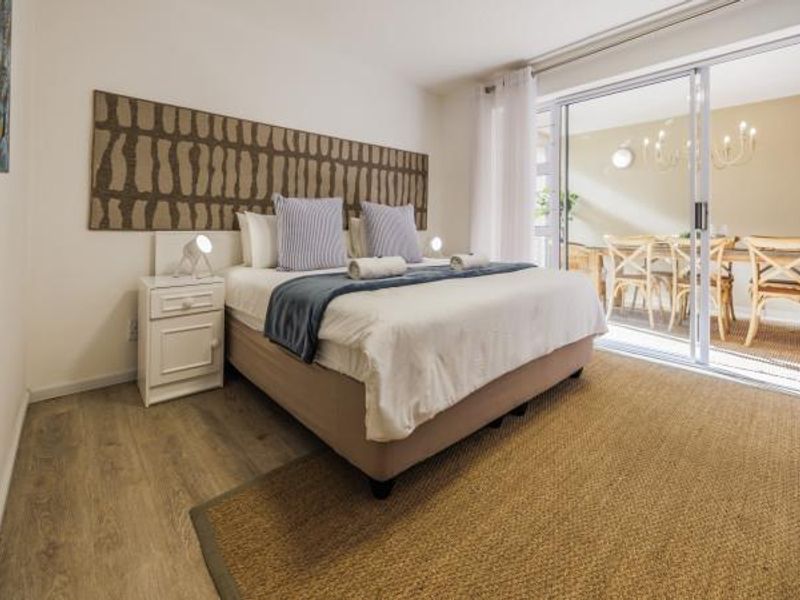 Beautiful Fully Furnished Apartment Close to the Beach & Mole - Photo 4