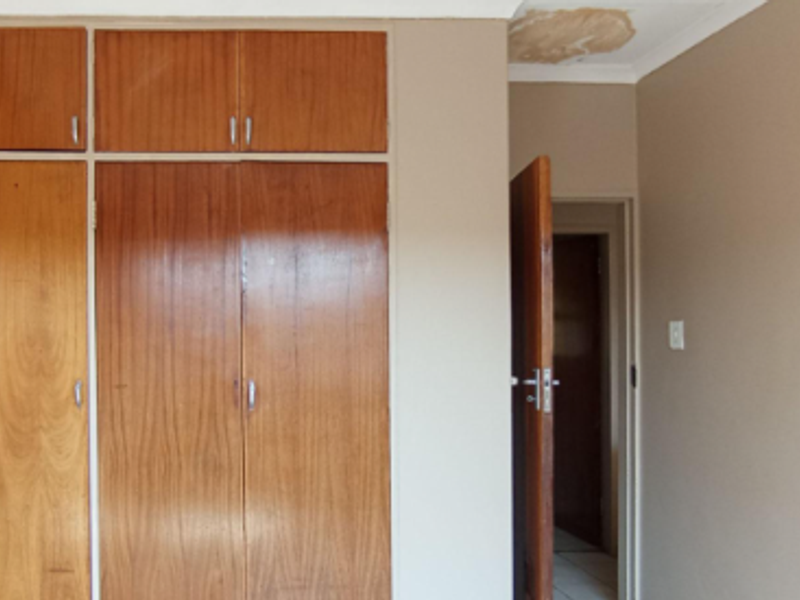 "Helloise 3-Bed: Perfect Location Near Everything You Need!" - Photo 8