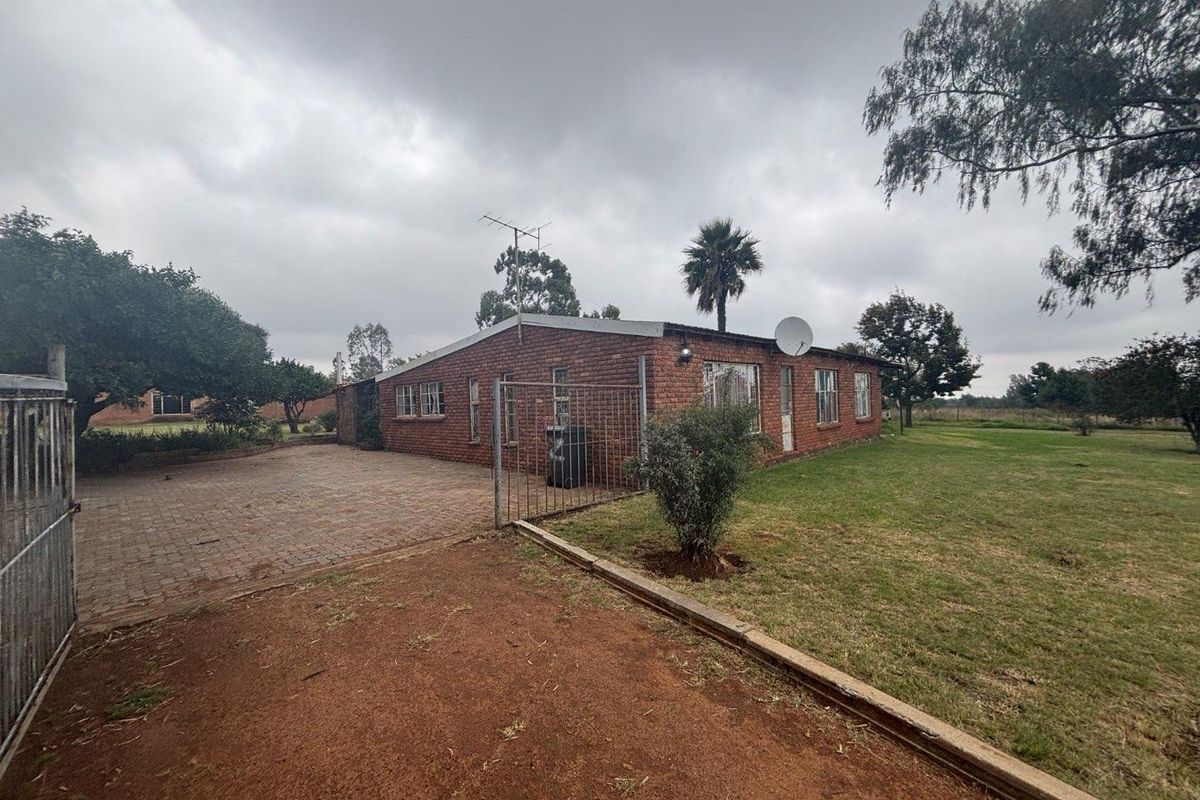 Live, Earn & Grow: A Property Packed with Opportunity - Photo 3