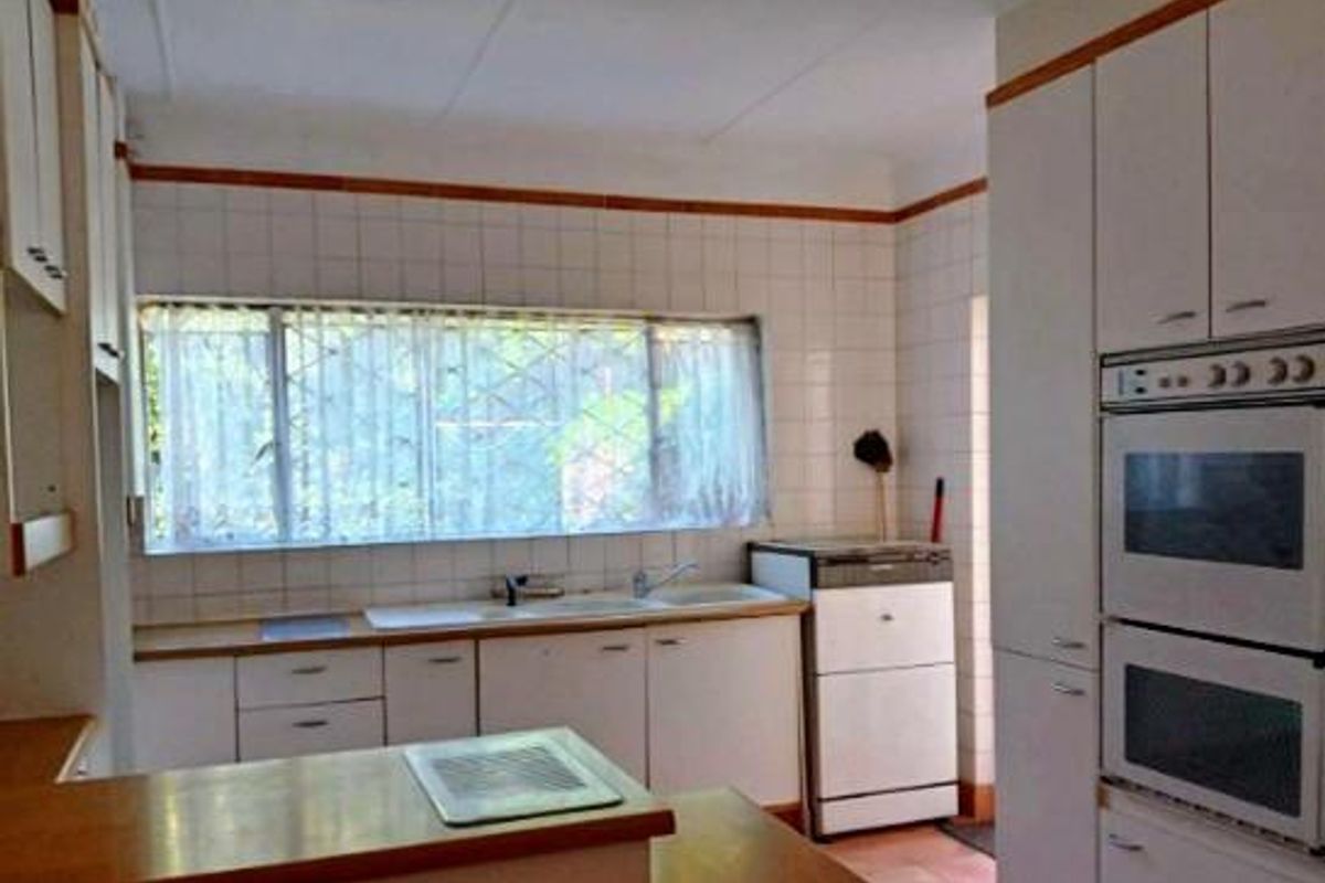 Four Bedroom Family Home To Let In Lombardy East - Photo 5