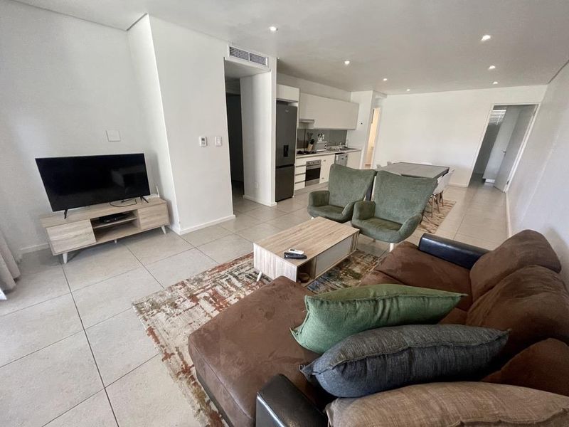 Hendra - Fully Furnished Luxurious Ground Floor 3 Bed, 3 Bath Apartment To Rent - Photo 2